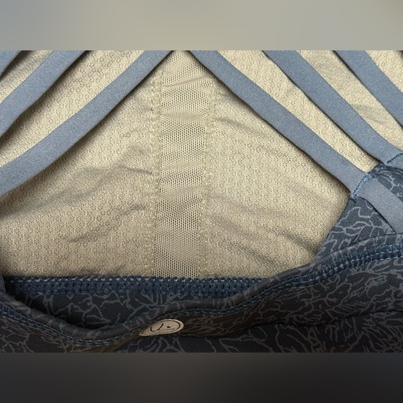 Queenieke Strappy Sports Bra – Size S - Picture 5 of 7